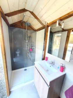 Innenansicht einer privaten Sanitäranlage - Camping Bellevue (22)