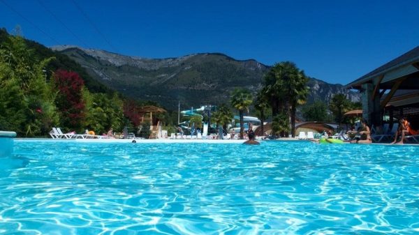 Parc aquatique d'un camping des Hautes-Pyrénées