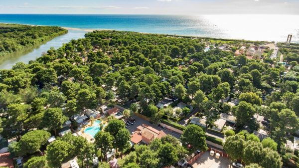 Un camping dans un cadre exceptionnel à 400m de la mer