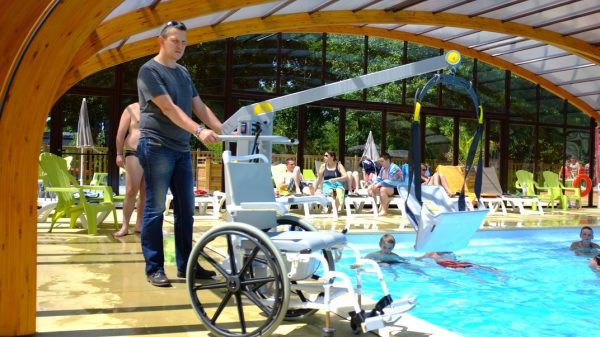 Les dispositifs de mise à l'eau sont souvent utilisés pour la piscine et pour les spas de l'espace bien être.