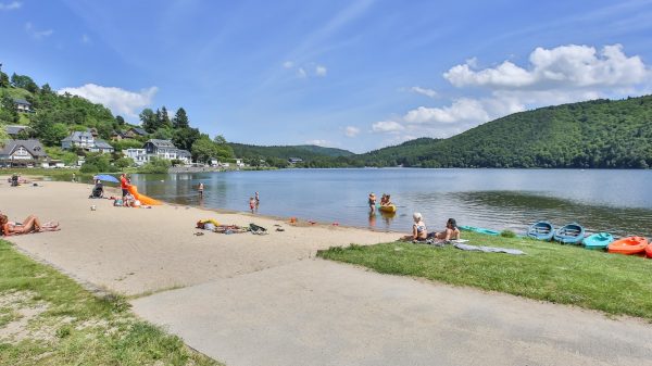 Camping au bord du lac Chambon