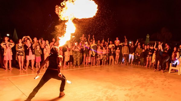 La magie du feu éclaire les nuits bretonnes