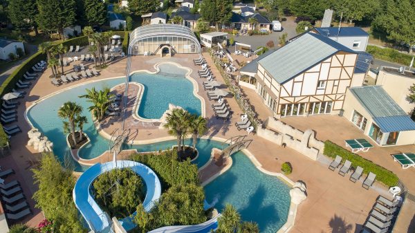 Le parc aquatique du camping Côte de Nacre, vu du ciel
