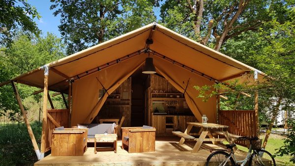 La tente safari, le charme de la brousse africaine en camping