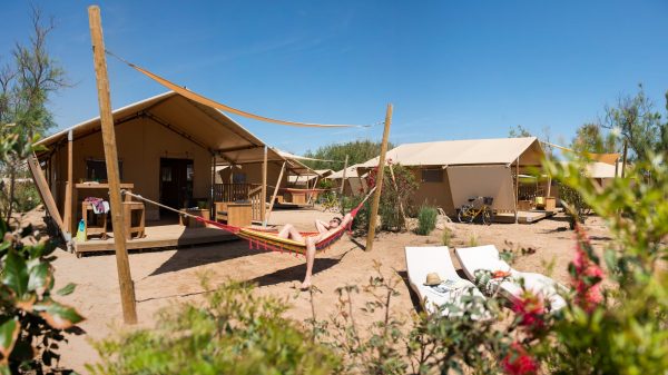 Die Naturzelte des Campingplatzes