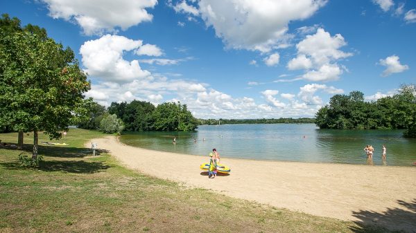 Accès direct au lac au camping