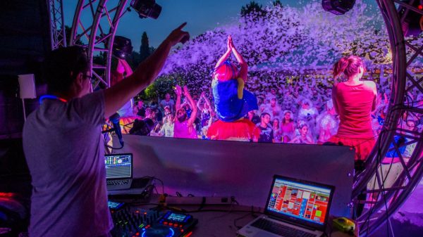 Des animations pour danser... lors d'une soirée mousse !