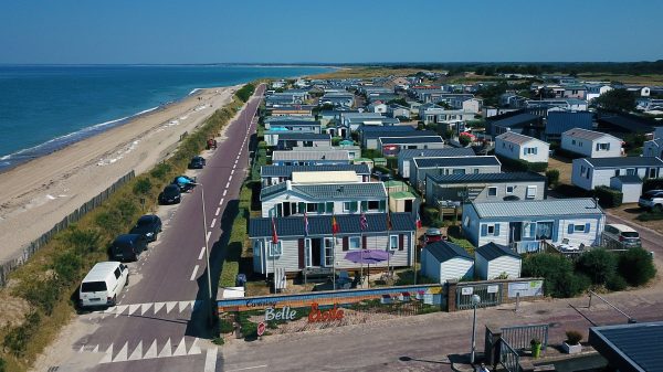 Les campings situés à quelques mètres de la mer sont menacés par le recul du trait de côte