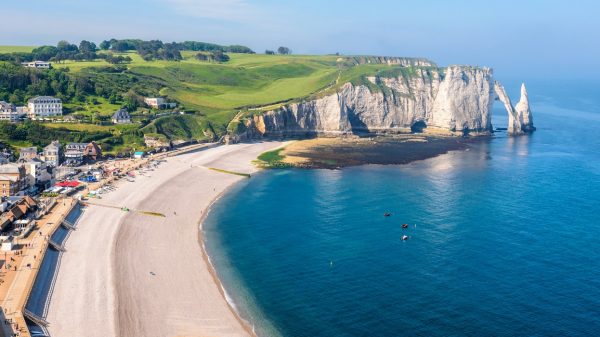 Etretat beach and its famous cliffs