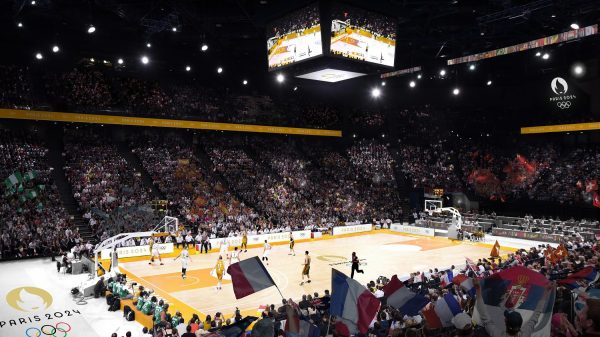 Basketbal in de Arena Bercy