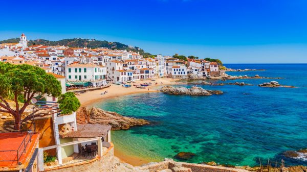Plage de Calella de Palafrugell, sur la Costa Brava en Catalogne