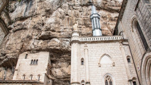 Saint-Michel chapel against the cliff