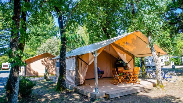 Le charme d'un bungalow toilé sur l'île d'Oléron