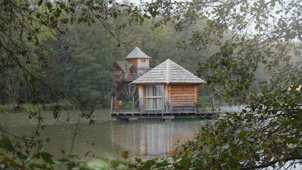 Cabane flottante "Les Nénuphars"