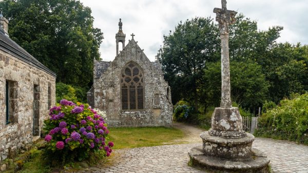 Square with calvary and chapel