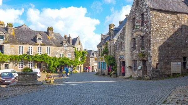 Locronan main square 