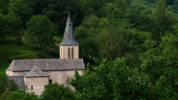 Gezicht op de kerk van Sainte-Marie Madeleine 