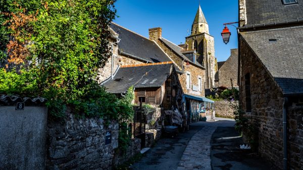 Narrow street overlooking the church of Saint-Suliac