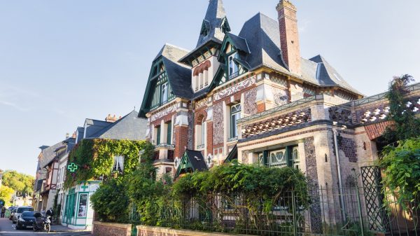 Schöne Villa im Dorf Veules-les-Roses