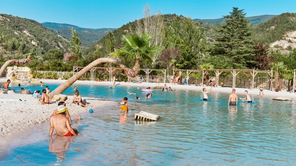 Le lagon du camping, ou comment trouver la plage en pleine montagne provençale !