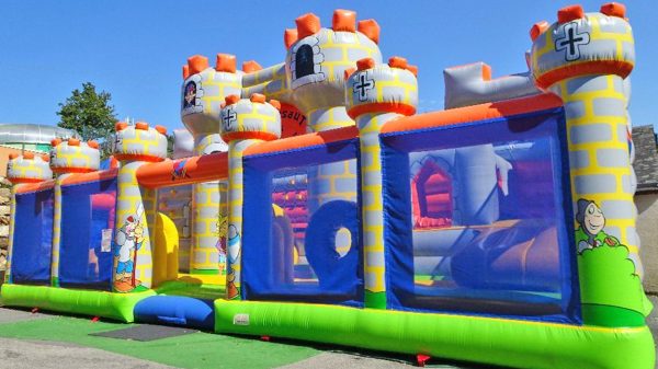 Un château gonflable, paradis des petits