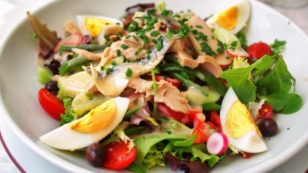 Niçoise salad, the star of Provençal cuisine