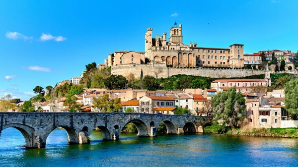 Vue sur la jolie ville de Béziers