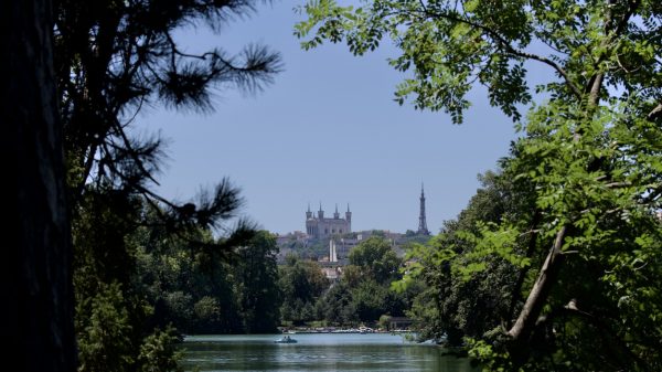 Pas de baignade directement dans la ville de Lyon...
