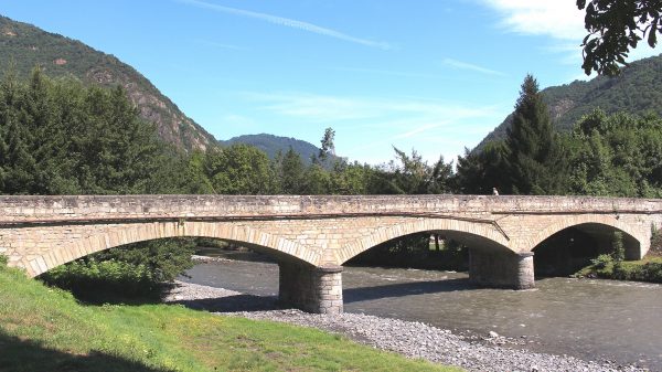Pont de Grézians sur la Nesle d'Aure