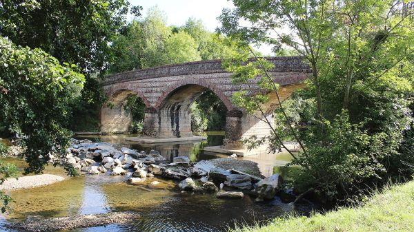 Baignade dans l'Arros près du pont de Bordes