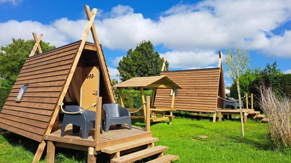 La cabadienne, cabane insolite en bois