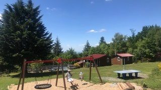 Petit camping niché au coeur de la forêt