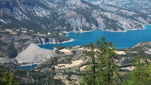 Le barrage et le lac de Serre-Ponçon