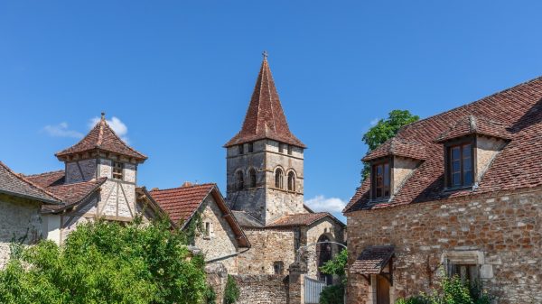 Vue sur l'église Saint-Pierre