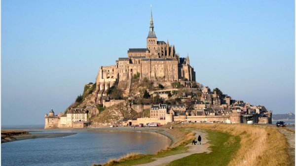Camping holidays near tourist sites