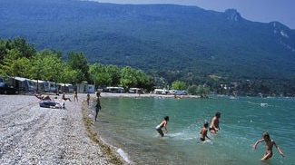 La plage du camping sur le lac du Bourget